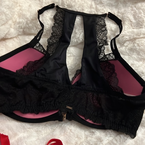 2 PINK Victoria’s Secret Date Night Bras - Picture 6 of 11